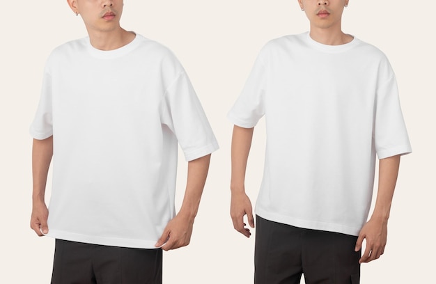 あなたのデザインのための特大のTシャツモックアップpsdテンプレートの若い男