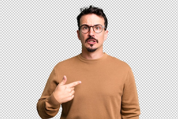 zich verward voelen, verbaasd en onzeker, wijzend naar zichzelf, afvragend en vragen wie ik ben
