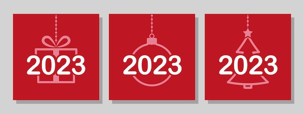 2023 prettige kerstdagen en gelukkig nieuwjaar banners of wenskaarten met geschenkdoos kerst bal kerstboom set van drie rode kaarten wintervakantie viering vector