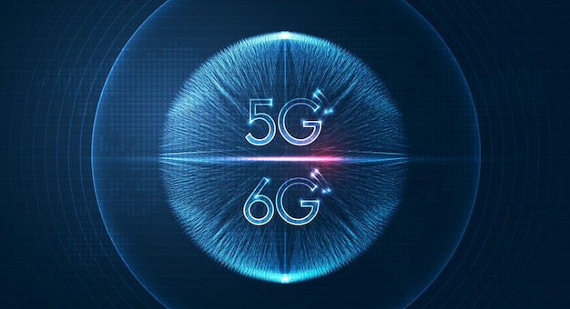 Ologramma digitale di rete 5g o 6g e internet connessione wi-fi e internet delle cose con il moderno concetto di rete di comunicazione dello skyline della città vettore di telecomunicazioni a banda larga ad alta velocità