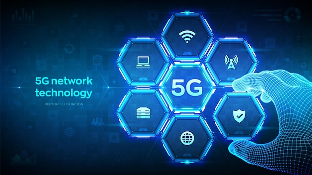 5G 네트워크 무선 시스템 기술 개념 스마트 시티 IOT 5G 모바일 인터넷 와이파이 연결 와이어 프레임 손은 5G를 시각화하는 구성에 요소를 배치합니다.