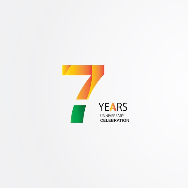 Вектор Логотип празднования 7-летия зеленого и красного цвета. семьдесят восемь лет день рождения логотип на белом фоне.