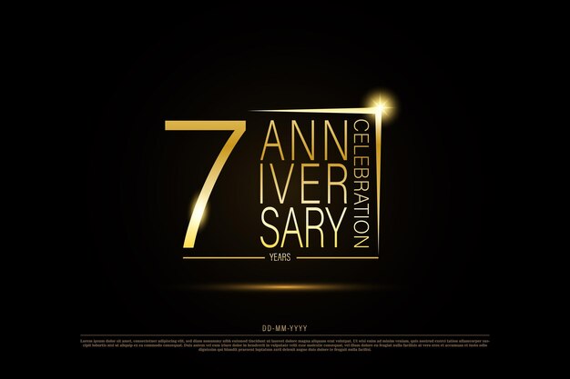 7 anni anniversario logo in oro dorato su sfondo nero, disegno vettoriale per la celebrazione.