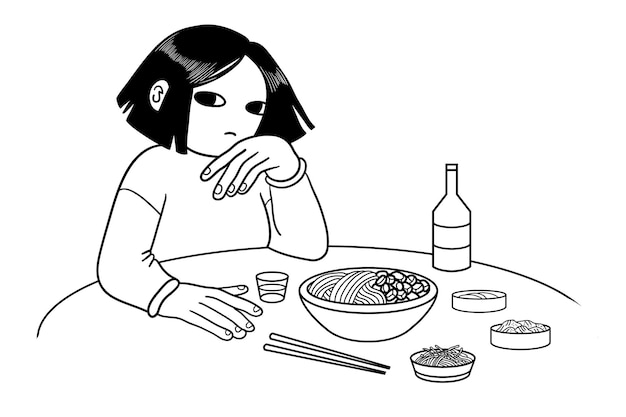 Одинокая грустная девушка сидит с тарелкой чаджангмён соджу и корейскими гарнирами