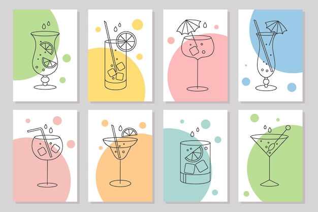 Вектор Набор постеров с освежающими фруктовыми коктейлями с различными напитками, кубиками льда, соломкой и зонтиком
