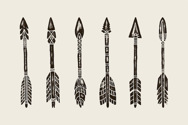 6つの手描きエスニックインディアンアローのセット。グランジテクスチャと白い背景で隔離の流行に敏感な矢印のベクトルイラスト。ロゴ、tシャツのプリント、パターンなどを作成するためのテンプレート