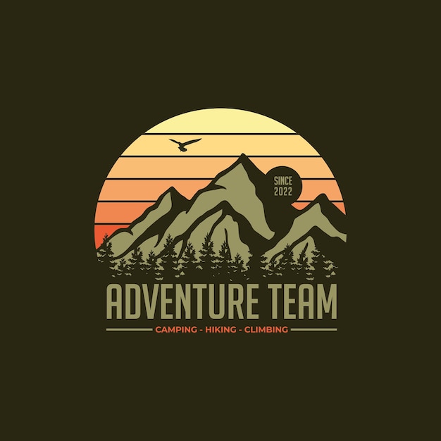 Logo dell'etichetta vintage della squadra di avventura con silhouette di montagna e foresta