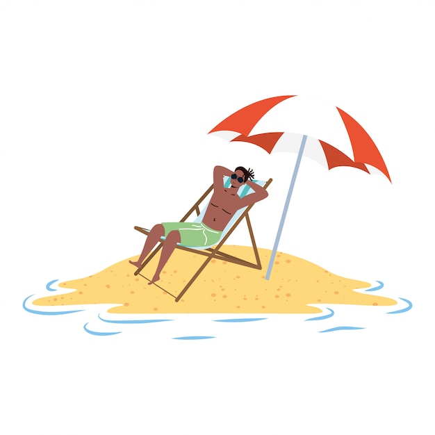 Афро человек отдыхает на пляже, сидя в кресле и зонтике