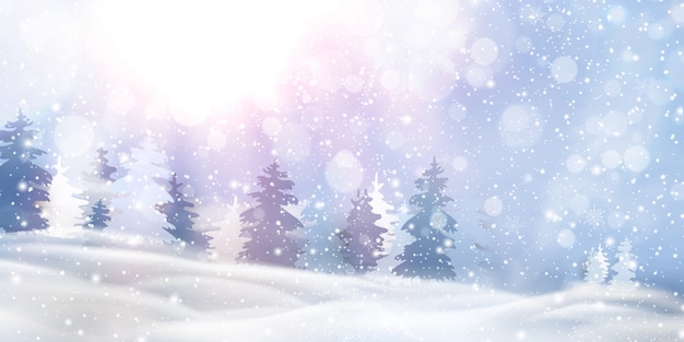 아름 다운 크리스마스, 눈 덮힌 전나무, 침 엽 수림 숲, 떨어지는 눈, 겨울과 새 해 휴일 눈송이 눈 덮인 숲 풍경. 크리스마스 겨울 배경 반짝이.