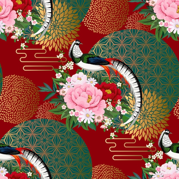 꽃이 만발한 벚꽃, 자두, 데이지가 있는 모란 나뭇가지에 다이아몬드 꿩이 있는 아름다운 매끄러운 패턴으로 중국 스타일의 여름 드레스