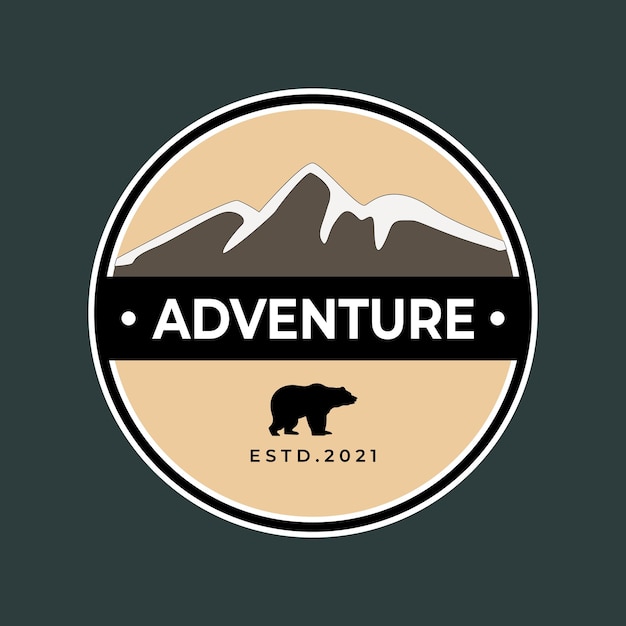 Berg avontuur badge logo embleem vector illustratie ontwerp