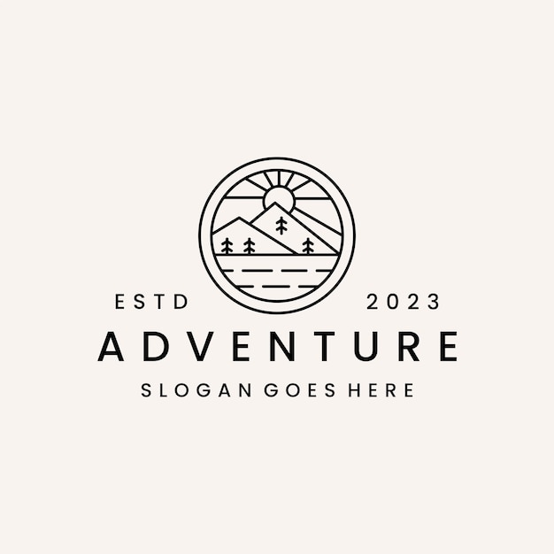 berglandschap met rotsen bij zonsopgang Zee en zon voor Hipster Adventure Reizen logo