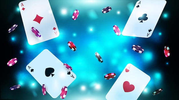 Синий блестящий размытый фон с летающими игральными картами и фишками для покера