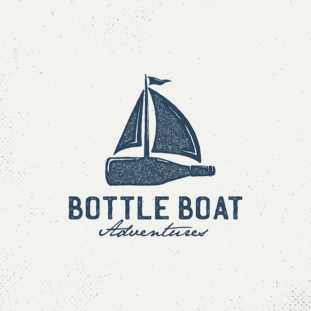 Vettore bottiglie con barche a vela