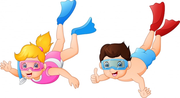 Мальчик и девочка ныряют под водой