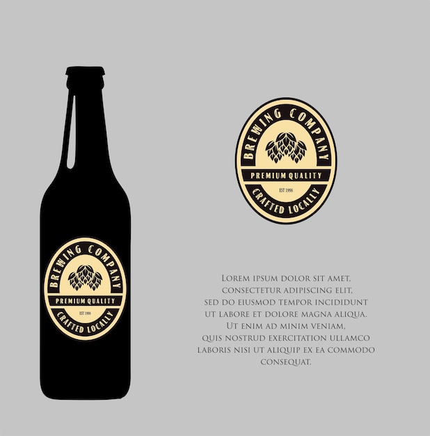 Vettore etichetta con il logo della birreria della fabbrica di birra con una bottiglia di birra