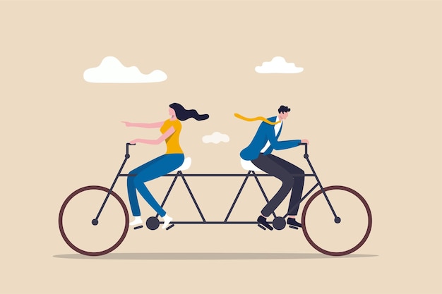 Colleghi dell'uomo d'affari e della donna di affari o gruppo di lavoro che prova la bicicletta di guida dura nella direzione opposta.
