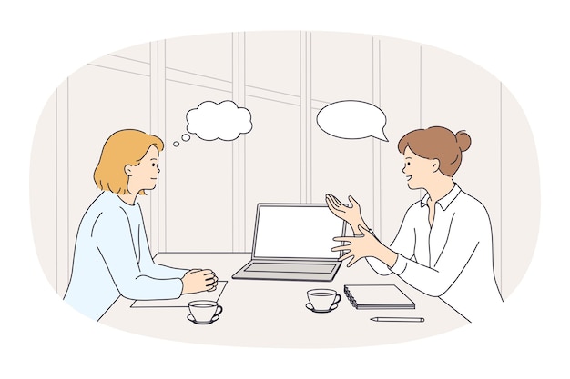 Деловые женщины сидят за столом и обсуждают мозговой штурм на встрече в офисе. коллеги или деловые партнеры ведут переговоры или брифинг.