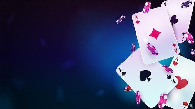 Casino speelkaarten met poker chips op blauwe onscherpe achtergrond
