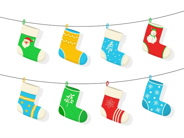 クリスマスと年末年始の休日パターンのカラフルな靴下。様々なクリスマスソックスは、白い背景で隔離のロープに掛けます。家の装飾、プレゼントの場所。図。