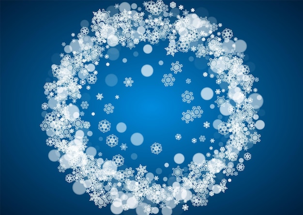 青い背景に雪が降るクリスマス フレーム バナー ギフト カード パーティーの招待状や特別なビジネス オファーの白い冷ややかな雪の結晶の水平方向のメリー クリスマス フレーム