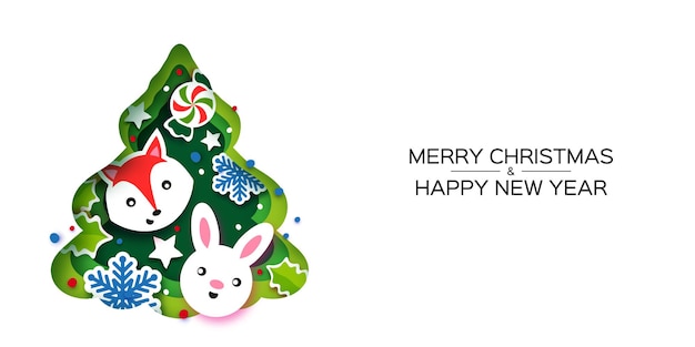 Рождественская елка Поздравительная открытка. С Новым годом и Рождеством. Зимние каникулы в стиле бумажного ремесла. Зеленая рамка дерева с животными - лиса, кролик. Снежинки и падуб. Вектор.