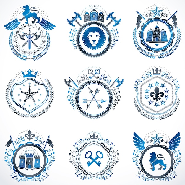 Коллекция векторных геральдических декоративных гербов, выделенных на белом и созданных с использованием элементов винтажного дизайна, корон монархов, пятиугольных звезд, арсенала, диких животных.