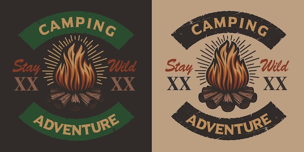 Emblema di campeggio vintage colorato con falò. ideale per loghi, magliette e molti altri usi