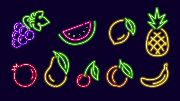 Una linea di frutti luminosi al neon colorati. fetta di anguria con melograno rosso e rametto di ciliegie. banana gialla con grappolo d'uva blu. design digitale per la segnaletica vettoriale della vita notturna