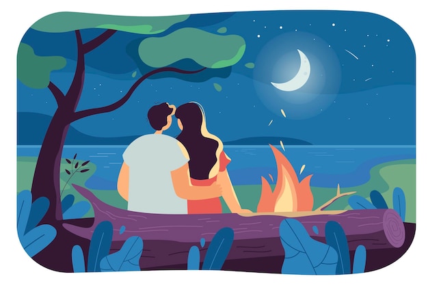 몇 명의 관광객이 숲에 앉아 껴안고 모닥불 근처의 별, 달, 밤하늘을 바라보고 있습니다. 소녀와 소년은 호수 근처에서 낭만적인 저녁을 보내고 있습니다. 로맨스, 풍경, 관계, 사랑 개념