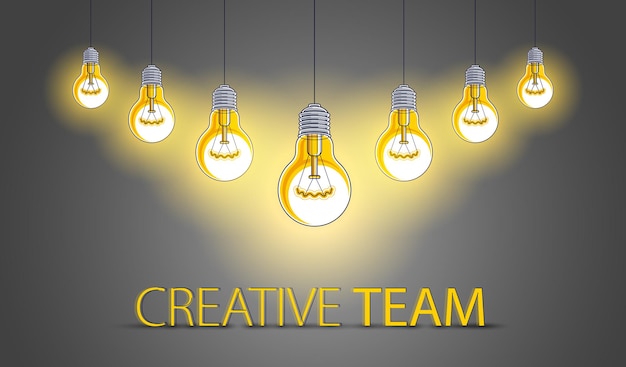 Creatief teamconcept, groep van vijf glanzende gloeilampen vertegenwoordigt het idee van creatief mensenteamwerk met ideeën die samenwerken, vectorillustratie.