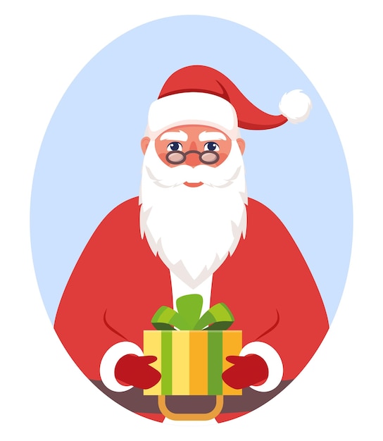 Симпатичный персонаж Санта-Клауса с подарком в руках Санта улыбается и показывает огромную подарочную коробку