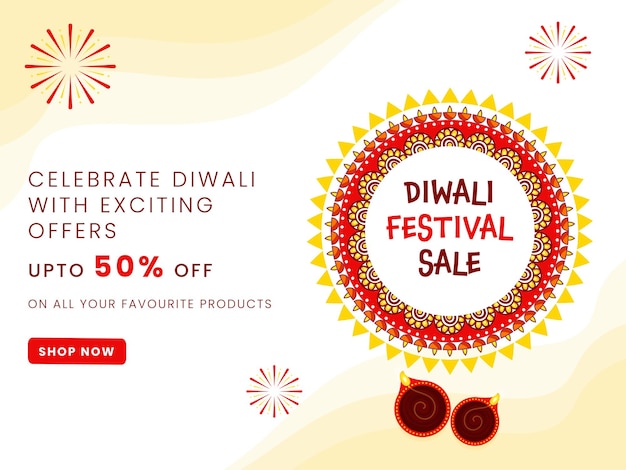 Diwali festival vendita poster design con offerta di sconto del 50% e lampade a olio accese (diya) su sfondo giallo e bianco.