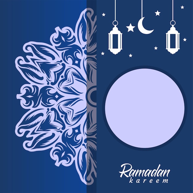 Een blauw-witte kaart met een ramadan gedicht en een ster en een halve maan.