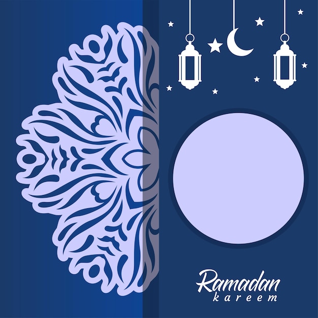 Een blauw-witte kaart met een ramadan gedicht en een ster en een halve maan.