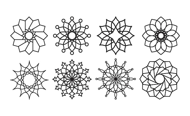 Een verzameling zwart-witte mandala's met verschillende ontwerpen.