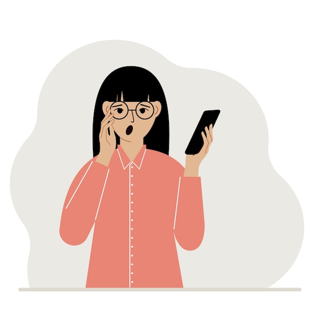 Een vrouw kijkt naar een mobiele telefoon. Een vrouw met open mond kijkt naar de telefoon die hij in zijn hand houdt. Platte vectorillustratie.