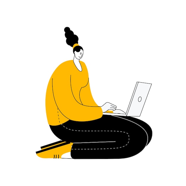 Een vrouw zit met een laptop