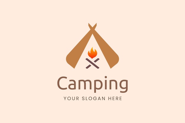 Eenvoudig campinglogo met tentvorm en vreugdevuur