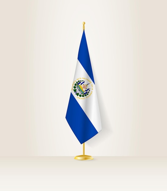 El salvador vlag op een vlaggenstandaard