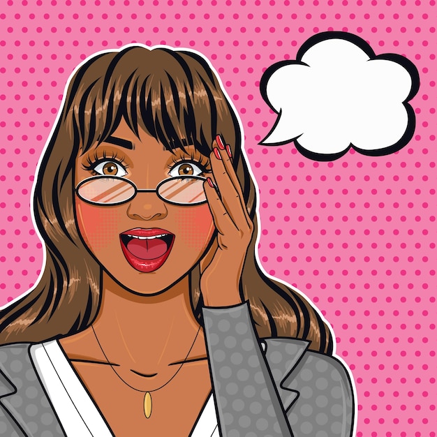 Возбужденная афроамериканская деловая женщина в очках с открытым ртом в стиле поп-арт