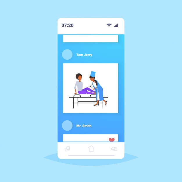 患者の医療ヘルスケアの概念のスマートフォン画面のモバイルアプリの全長のハマーチェック反射を使用して制服を着た女性の膝の医師に膝のジャークをテストする女性神経科医