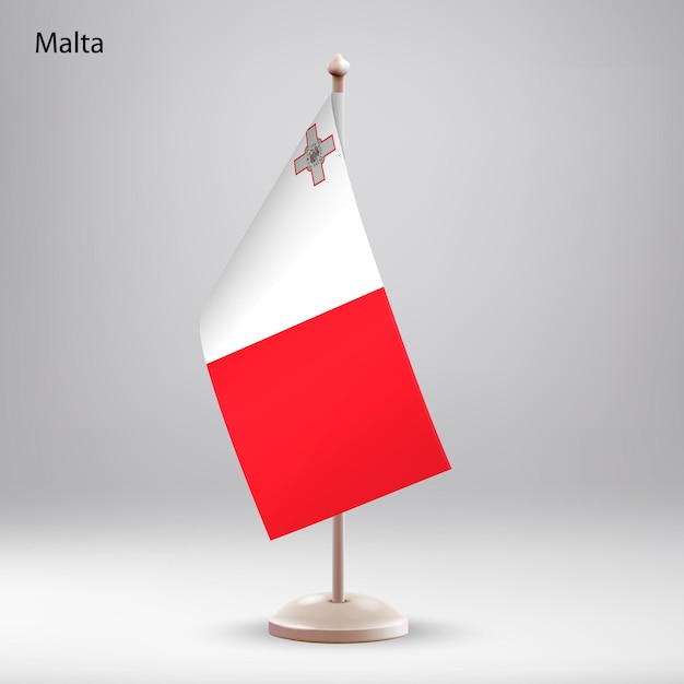 マルタの国旗が旗台に掲げられている