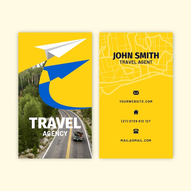 Вертикальная визитная карточка туристического агентства с плоским дизайном
