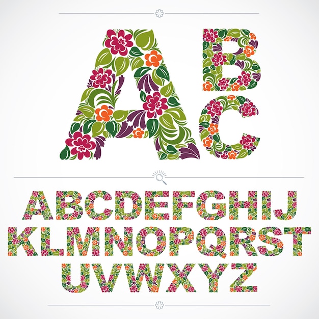 Floral lettertype, handgetekende vector hoofdletters van het Alfabet versierd met botanisch patroon. Kleurrijke sier typoscript, vintage design belettering.