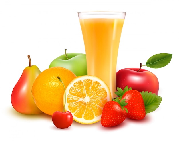Свежие фрукты и сок.