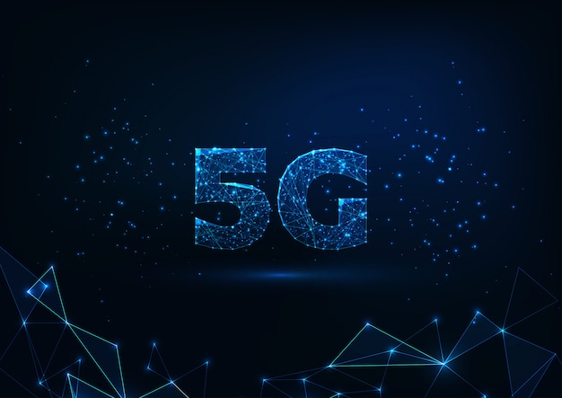 Concetto veloce incandescente futuristico basso poligonale del collegamento a internet 5g su fondo blu scuro.