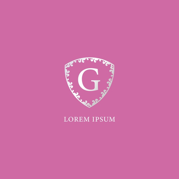 Modello di progettazione del logo g letter intial illustrazione di uno scudo floreale decorativo in argento di lusso adatto per prodotti assicurativi di moda e bellezza isolati su sfondo di colore rosa