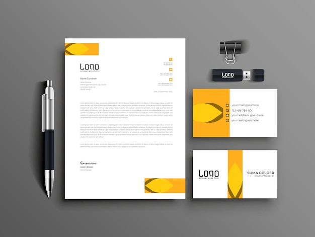 Geel document met mockup voor enveloppen