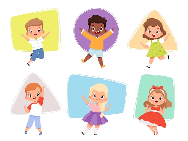 Gelukkige kinderen springen. Actie kinderen in verschillende poses zittend spelen vrolijk rennende schattige mannelijke en vrouwelijke karakters vector jongens en meisjes. Actie leuk kind meisje en jongen springen illustratie